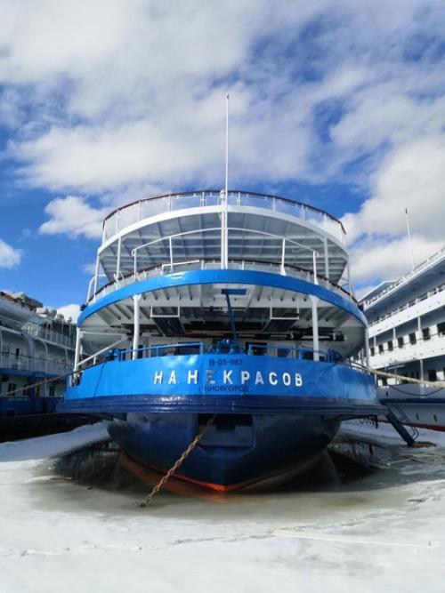 Безопасность на борту теплохода приоритетным направлением нашей компании является. 02