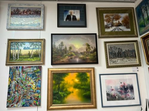 Картины в интерьере - это не только элемент декора, но и мощный инструмент влияния на эмоциональное состояние и энергетику пространства. 02