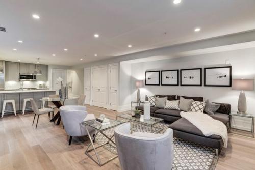 Особенности оформления интерьера гостиной в стиле Модерн. 04