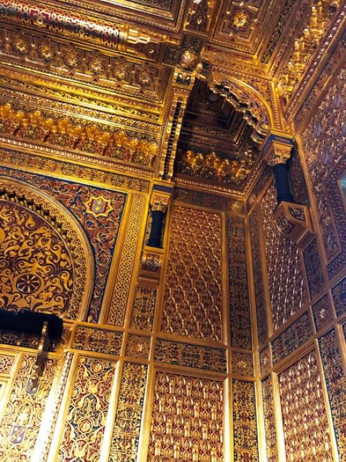 Предлагаю вам полюбоваться поистине волшебными парадными залами особняка с. П. фон Дервиза, одного из самых необычных зданий Санкт-петербурга. 03