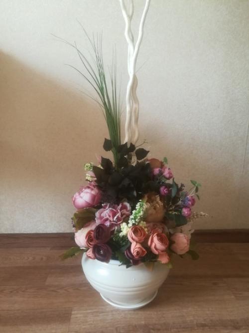 Благодаря своим размерам удачно впишется в интерьер квартиры, кухни, офиса и будет радовать долгие годы. 04