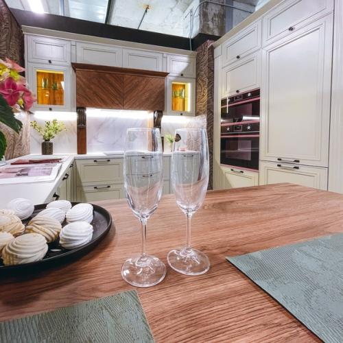 Дизайнерские кухни и корпусная мебель по индивидуальным размерами в интерьерно - выставочном центре М Бельбург. 03