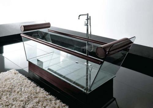 Стекло- очень многогранный и интересный материал для интерьера.  