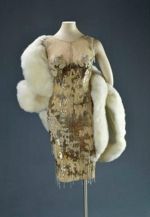 Платье Мэрилин Монро из В Джазе Только Девушки (1959). 01