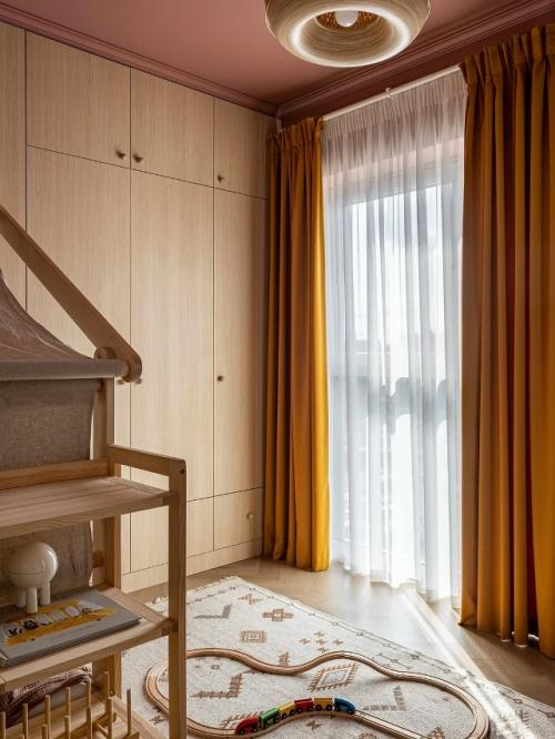 Заказчиками проекта выступила молодая семья с маленьким ребенком. 05