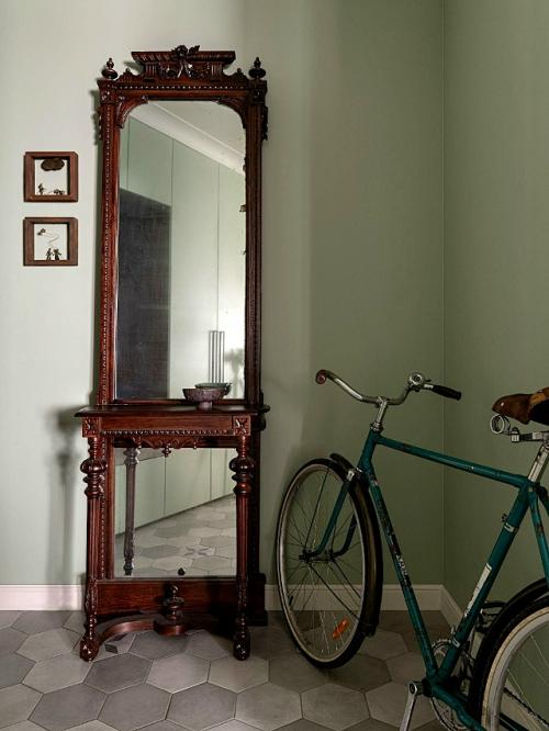 Для искусствоведа. Архитектор Мария родионовская оформила квартиру необычной конфигурации (план будет в комментариях) площадью 72 кв. 05