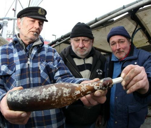 Самое древнее послание в бутылке находилось в воде 101 год. 
