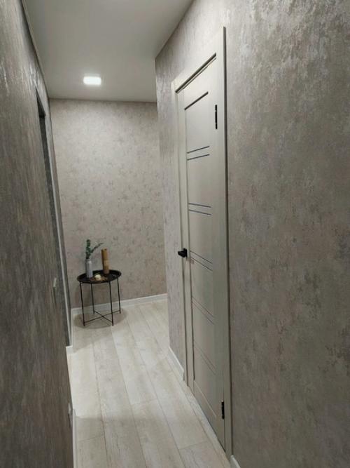 Продам 1 комнатную квартиру с современным новым ремонтом район поворот. 06