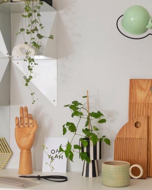 Яркая скандинавская квартира с модным шахматным принтом в ванной. 04