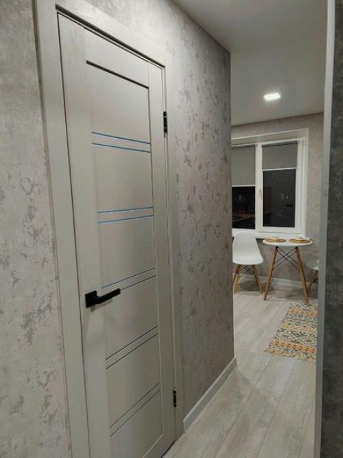 Продам 1 комнатную квартиру с современным новым ремонтом район поворот. 03