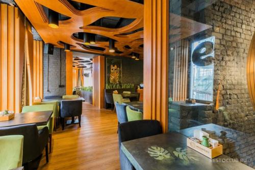 5 кафе и ресторанов в центре Петербурга, куда можно заглянуть во время прогулки. 02