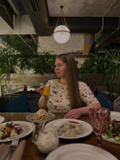 У нас уже давно есть любимый семейный ресторан, в котором для детей игровая, и вкусная кухня.

