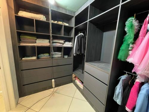 Просторная гардеробная для Татьяны - мечта каждой хозяйки. 02 Просторная гардеробная для Татьяны - мечта каждой хозяйки. 02