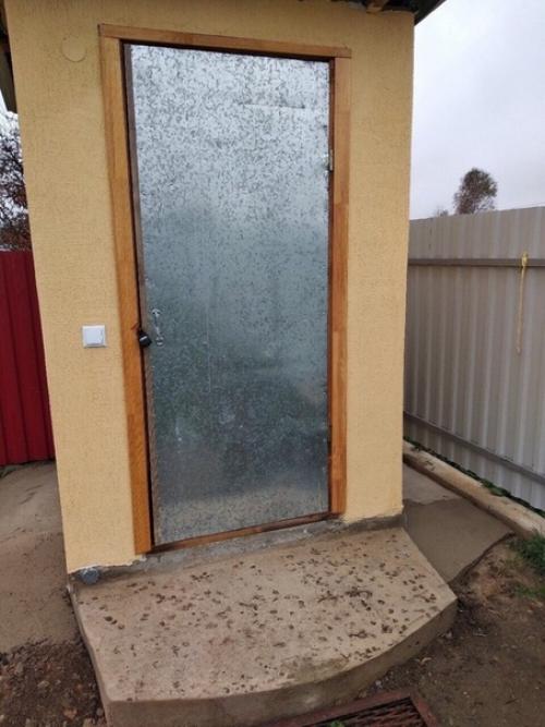 Сделали туалет на даче. 01