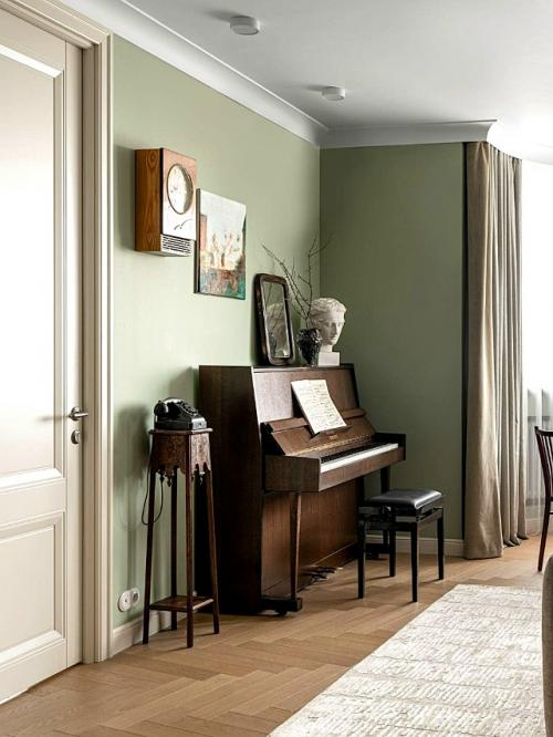 Для искусствоведа.
Архитектор Мария родионовская оформила квартиру необычной конфигурации (план будет в комментариях) площадью 72 кв.  