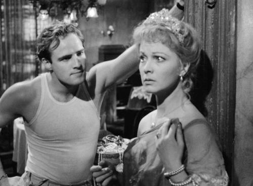 До него футболку не носили на людях. 02