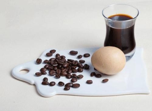 Мы красим пасхальные яйца без химии! 05