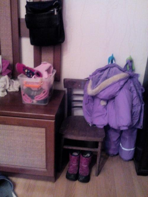 Монтессори дома: низкие крючки для ребёнка. 02 Монтессори дома: низкие крючки для ребёнка. 02