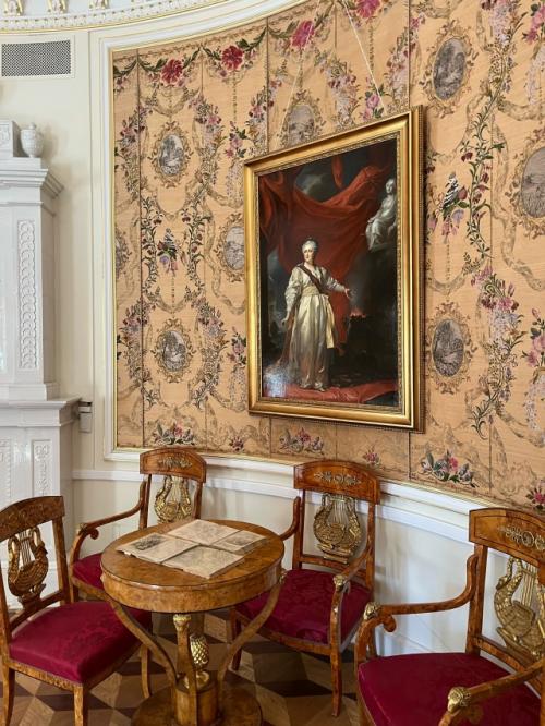 В старинном особняке на Фонтанке студенты - филологи смогли почувствовать дух державинской эпохи. 01