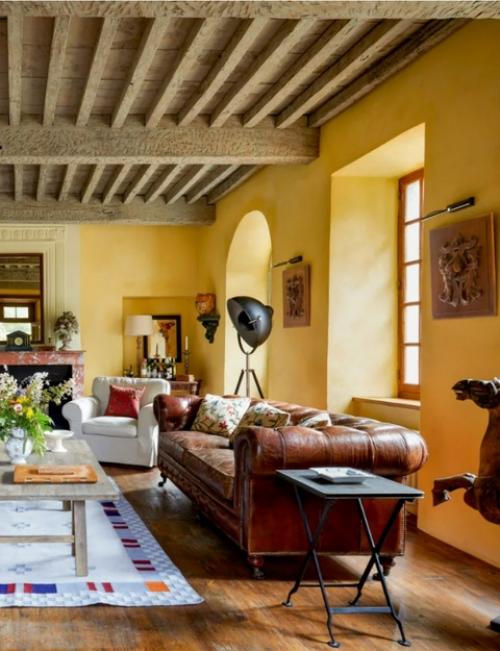 Заброшенный замок. Адриан и Женевьева после выхода на пенсию захотели переехать из Великобритании во Францию. 01