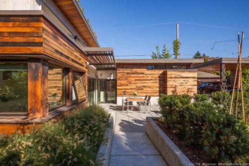 Пример современного коттеджа в Канаде: дом с большим патио и высокими потолками площадью 87, 3 кв. 08