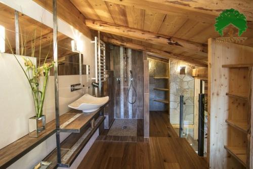 Дизайн интерьера деревянного дома, это безграничное поле для фантазии. 02