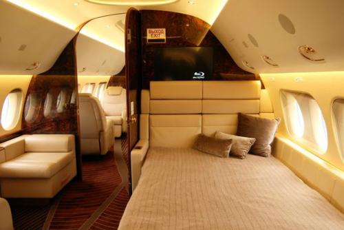 Бизнес - версия Ssj100 представлена на авиавыставке в Турции. 09