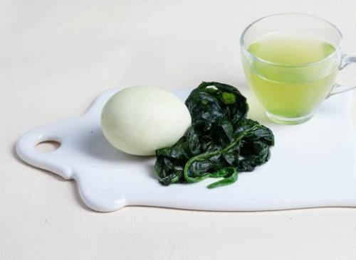 Мы красим пасхальные яйца без химии! 02