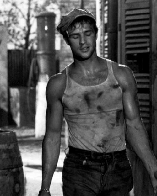 До него футболку не носили на людях. 05