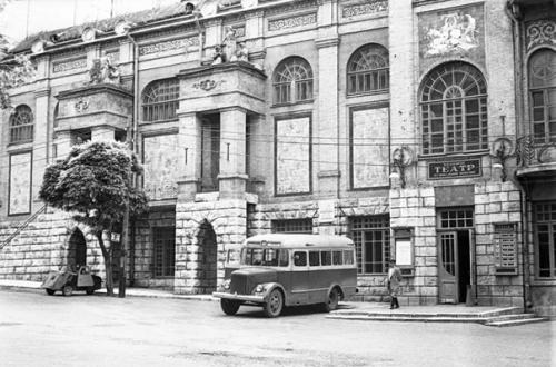 Международный день памятников и исторических мест (день всемирного наследия) отмечается 18 апреля. 02