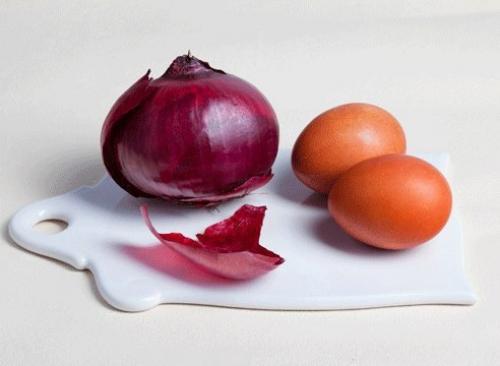 Мы красим пасхальные яйца без химии! 01