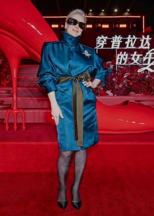 Пресс - тур Дьявол Носит Prada прилетел в Шанхай, и тут началось самое странное. 02