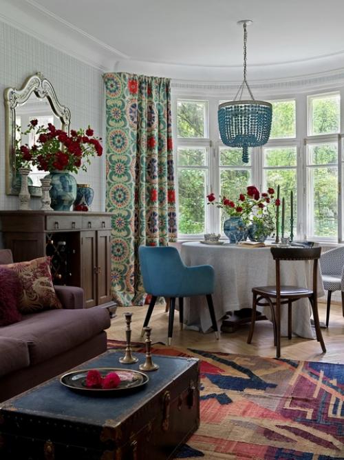 Потрёпанный временем фасад и душевные интерьеры. 01