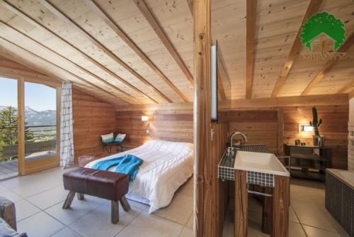 Дизайн интерьера деревянного дома, это безграничное поле для фантазии. 01