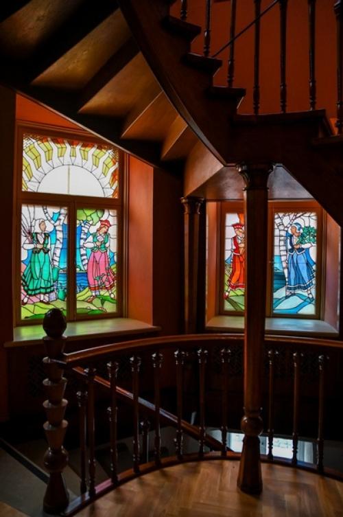 В сигулдском новом замке завершилась масштабная реконструкция и теперь ведутся завершающие работы по благоустройству помещений. 05