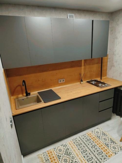 Продам 1 комнатную квартиру с современным новым ремонтом район поворот. 04