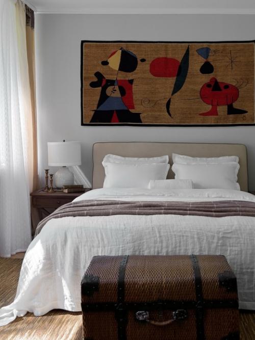 Потрёпанный временем фасад и душевные интерьеры. 06