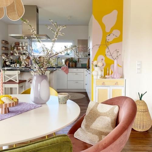 В доме Катрин цветовые всплески сочетаются с винтажным стилем, уютом и эстетикой живых цветов. 03