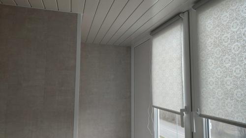 Внутренняя отделка балкона - это не только эстетика, но и функциональность. 01