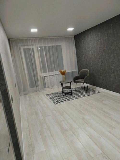 Продам 1 комнатную квартиру с современным новым ремонтом район поворот. 08