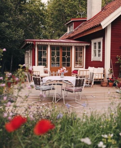 Добро пожаловать в красный шведский дом ульрики - мечту любого ценителя стиля шабби - шик и скандинавского интерьера! 01