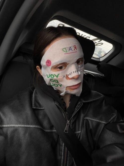 Всю неделю какая-то выпавшая из-за погоды) но ездила на всякие съемочки.
