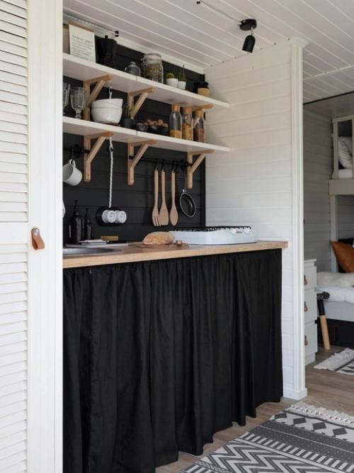 Уютный домик из обычной бытовки. 07