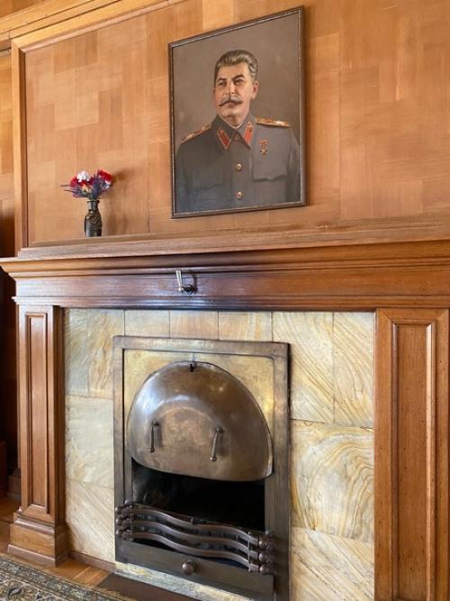 Следующий экскурсионный объект - сочинская дача Сталина. 08