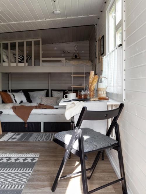 Уютный домик из обычной бытовки. 05