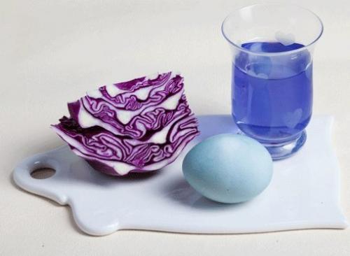 Мы красим пасхальные яйца без химии! 03