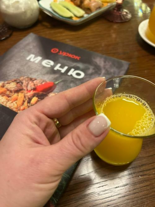 У нас уже давно есть любимый семейный ресторан, в котором для детей игровая, и вкусная кухня. 01