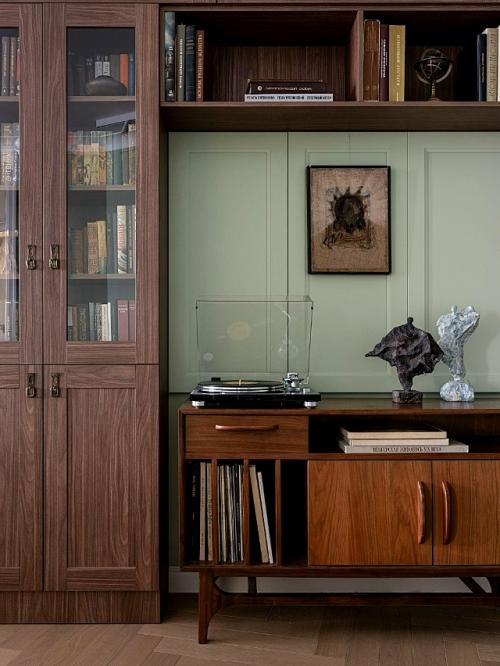 Для искусствоведа. Архитектор Мария родионовская оформила квартиру необычной конфигурации (план будет в комментариях) площадью 72 кв. 04