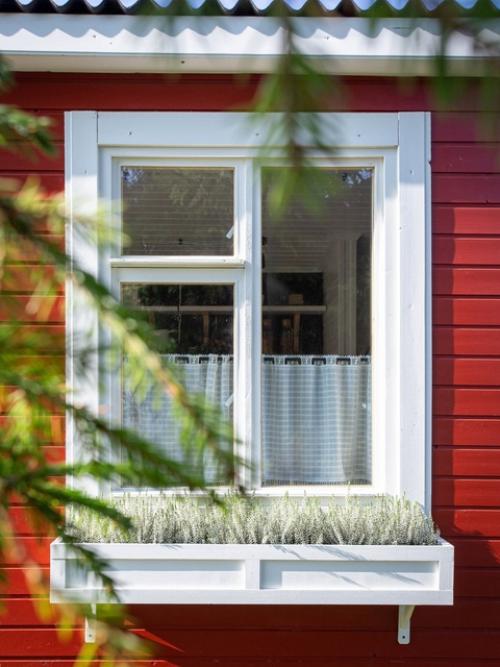 Уютный домик из обычной бытовки. 01