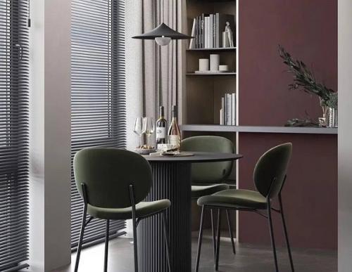 Интерьер большой кухни - гостиной. 04